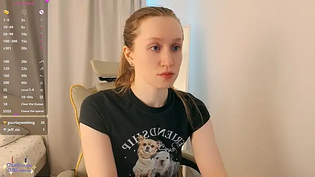 Snapshot of mowalova chatting on 08-06-26, 05:13 mowalova online show from 08-06-26, 05:13