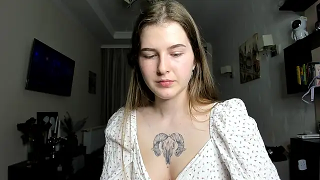 Snapshot of OhMyAlice chatting on 04-15-26, 09:48 OhMyAlice online show from 04-15-26, 09:48