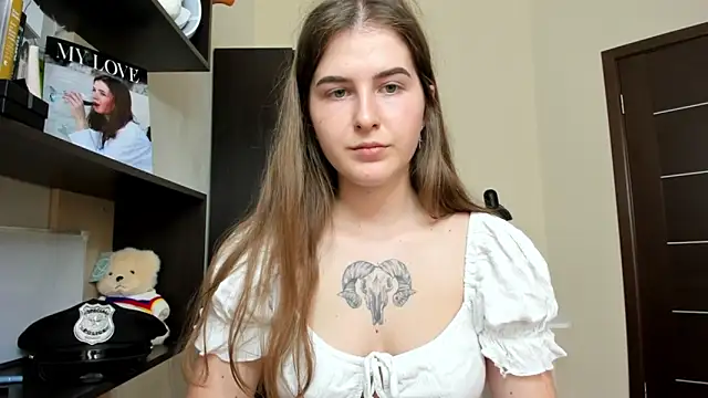Snapshot of OhMyAlice chatting on 05-13-26, 10:33 OhMyAlice online show from 05-13-26, 10:33