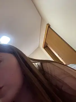 vvtzzu online show from 03-25-26, 01:32