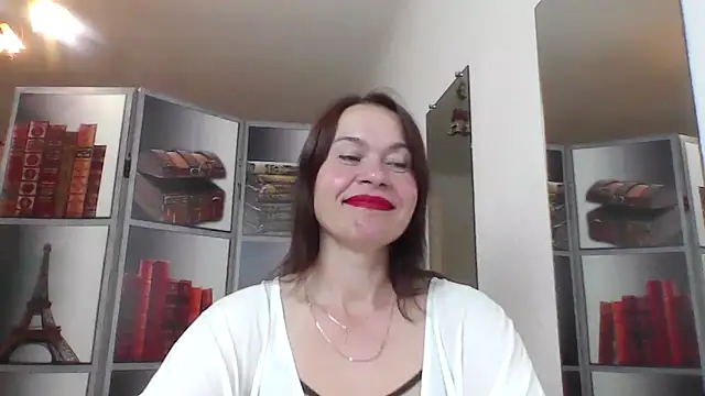 Selena Moo online show from 05-22-26, 08:23