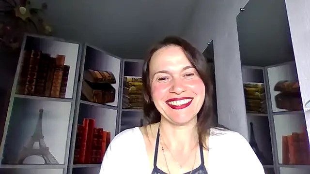 Selena Moo online show from 03-24-26, 04:40