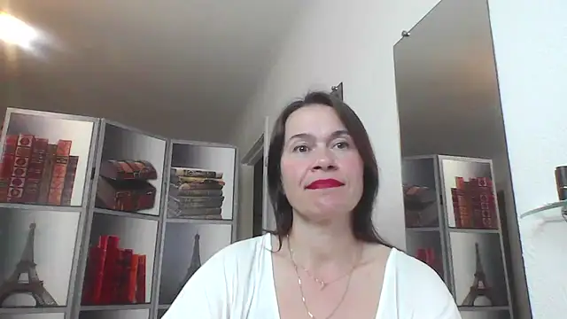 Snapshot of Selena_Moo chatting on 06-04-26, 03:06 Selena Moo online show from 06-04-26, 03:06