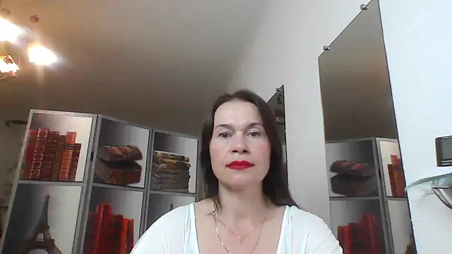 Snapshot of Selena_Moo chatting on 06-11-26, 08:11 Selena Moo online show from 06-11-26, 08:11