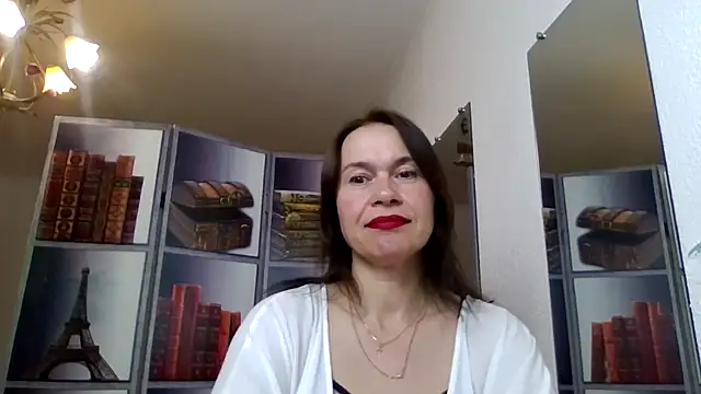 Selena Moo online show from 04-30-26, 08:10