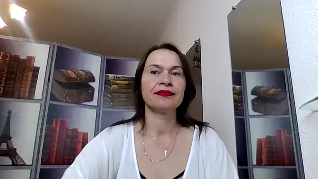 Selena Moo online show from 05-17-26, 03:12