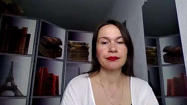 Selena Moo online show from 04-12-26, 06:49