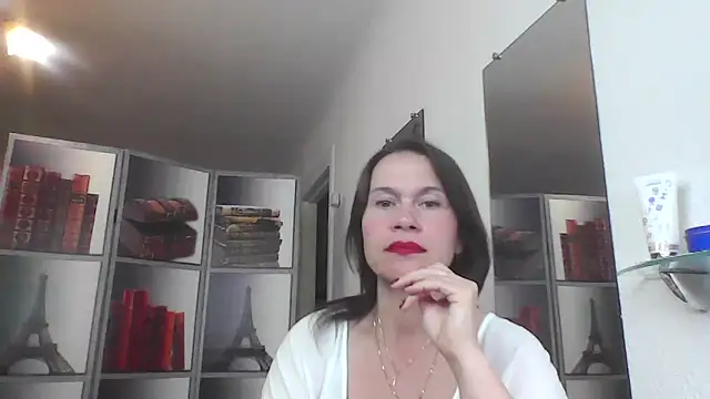 Snapshot of Selena_Moo chatting on 05-31-26, 01:17 Selena Moo online show from 05-31-26, 01:17