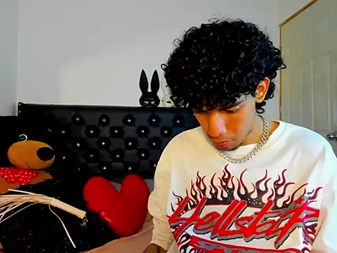 Snapshot of Ryder-Stone chatting on 05-29-26, 09:21 Ryder-Stone online show from 05-29-26, 09:21