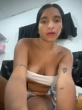 Snapshot of Blowjob-Queen_ chatting on 06-01-26, 03:18 Blowjob-Queen online show from 06-01-26, 03:18