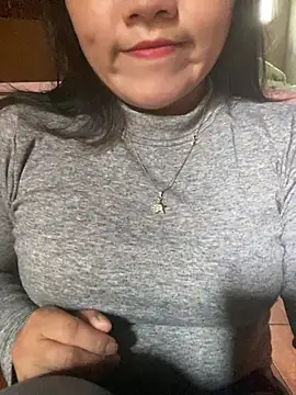 Snapshot of Annaxyz chatting on 03-22-26, 07:32 Annaxyz online show from 03-22-26, 07:32