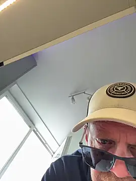 Snapshot of stefhart chatting on 03-30-26, 07:43 stefhart online show from 03-30-26, 07:43