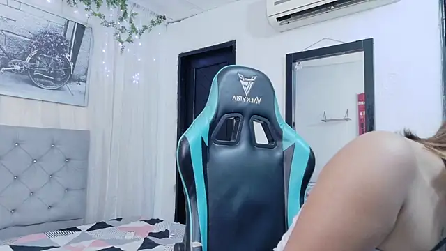 NIO kitty online show from 04-02-26, 03:24