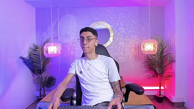 Gio carangi online show from 04-23-26, 03:24