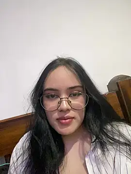 Snapshot of alondraas chatting on 03-21-26, 04:03 alondraas online show from 03-21-26, 04:03