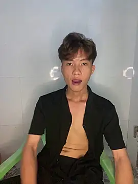 Nguyencuong1999 online show from 05-25-26, 04:23