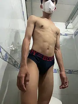 Nguyencuong1999 online show from 04-04-26, 05:41