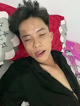 Nguyencuong1999 online show from 04-12-26, 06:05