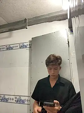 Nguyencuong1999 online show from 04-29-26, 11:25
