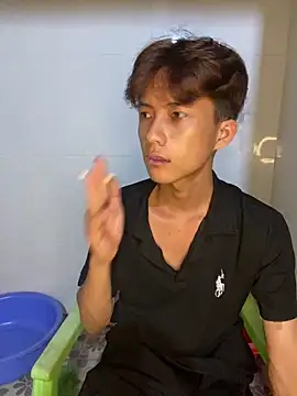 Nguyencuong1999 online show from 05-26-26, 06:06