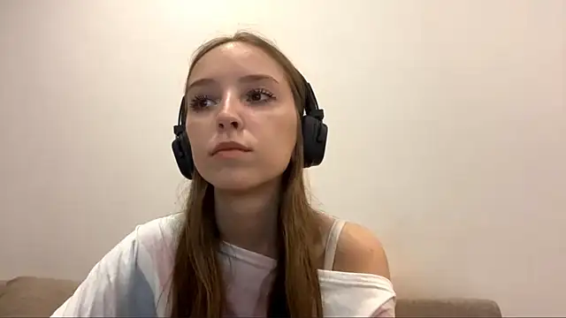 Snapshot of TanjaBrounson chatting on 03-20-26, 03:13 TanjaBrounson online show from 03-20-26, 03:13