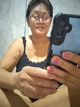 Snapshot of Sunflower1956 chatting on 07-16-26, 11:07 Sunflower1956 online show from 07-16-26, 11:07