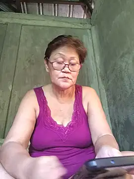 Snapshot of Sunflower1956 chatting on 07-14-26, 02:27 Sunflower1956 online show from 07-14-26, 02:27