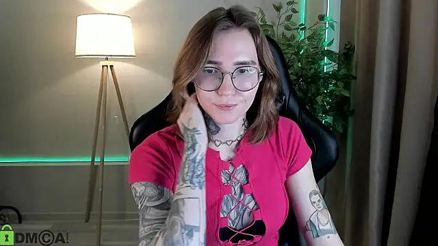 Misha Moss online show from 03-23-26, 09:42