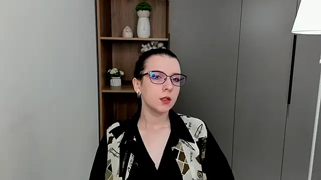 IsaSantella online show from 03-21-26, 10:20