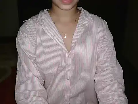 Snapshot of urvashi_rai chatting on 06-18-26, 01:26 urvashi rai online show from 06-18-26, 01:26