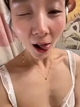 Snapshot of Tingting-rd chatting on 06-04-26, 12:21 Tingting-rd online show from 06-04-26, 12:21