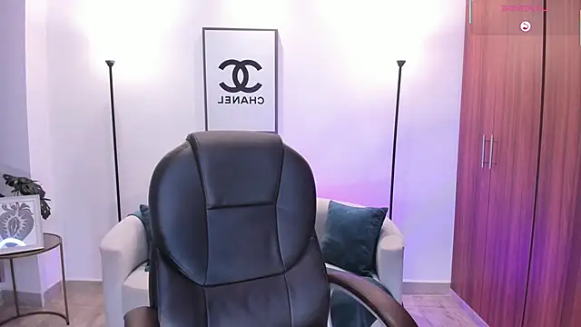 Nanaa snow online show from 04-21-26, 04:08