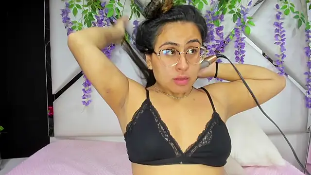 Snapshot of Freyaa_Millerr chatting on 04-02-26, 03:02 Freyaa Millerr online show from 04-02-26, 03:02