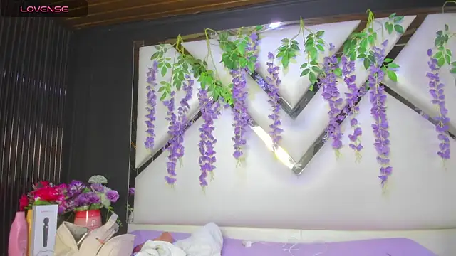 Snapshot of Freyaa_Millerr chatting on 04-11-26, 04:53 Freyaa Millerr online show from 04-11-26, 04:53