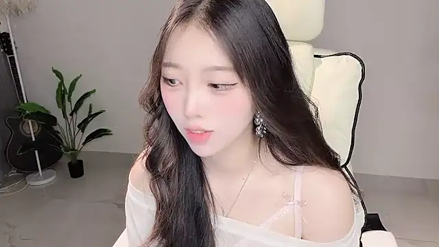 Yukiy8877 online show from 04-09-26, 10:32