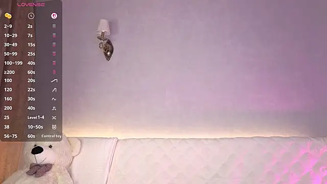 Snapshot of Ellijoys chatting on 07-19-26, 06:59 Ellijoys online show from 07-19-26, 06:59
