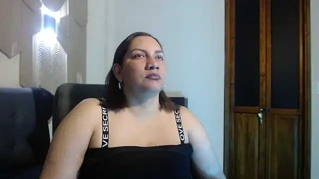 mia coral1 online show from 05-09-26, 02:26