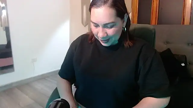 mia coral1 online show from 05-09-26, 10:24