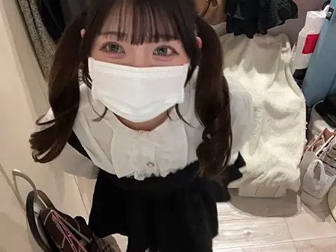 y-u-r-a-33 online show from 04-07-26, 07:43