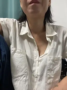 lilysister66 online show from 07-09-26, 05:12