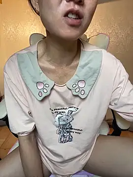 lilysister66 online show from 05-05-26, 02:42