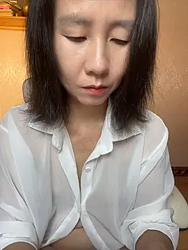 lilysister66 online show from 05-26-26, 01:53