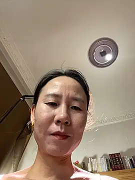 lilysister66 online show from 04-18-26, 05:26