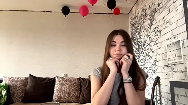Snapshot of ElmiraDabato chatting on 04-11-26, 04:20 ElmiraDabato online show from 04-11-26, 04:20