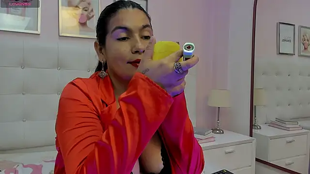 Snapshot of DianaSheren chatting on 05-23-26, 08:41 DianaSheren online show from 05-23-26, 08:41