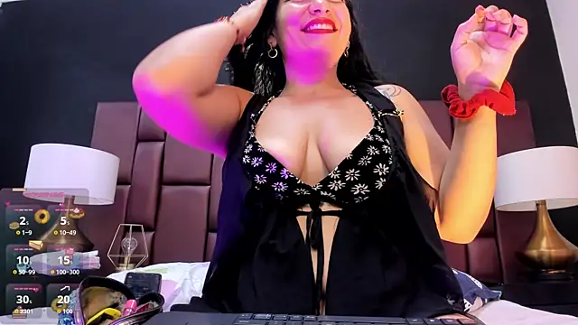 Snapshot of DianaSheren chatting on 06-06-26, 10:48 DianaSheren online show from 06-06-26, 10:48