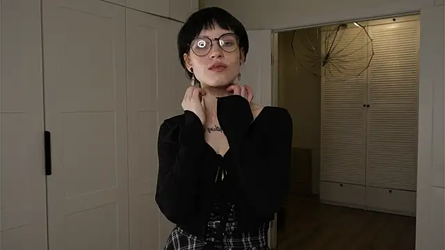 RubieNibbs online show from 03-27-26, 07:59