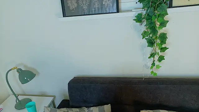 AhslyEvans   online show from 04-19-26, 11:55