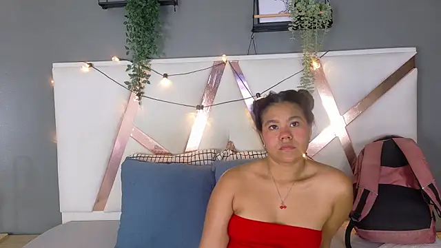 AhslyEvans   online show from 06-16-26, 07:58