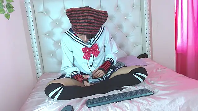 Snapshot of romeo_laurient chatting on 05-05-26, 05:05 romeo laurient online show from 05-05-26, 05:05